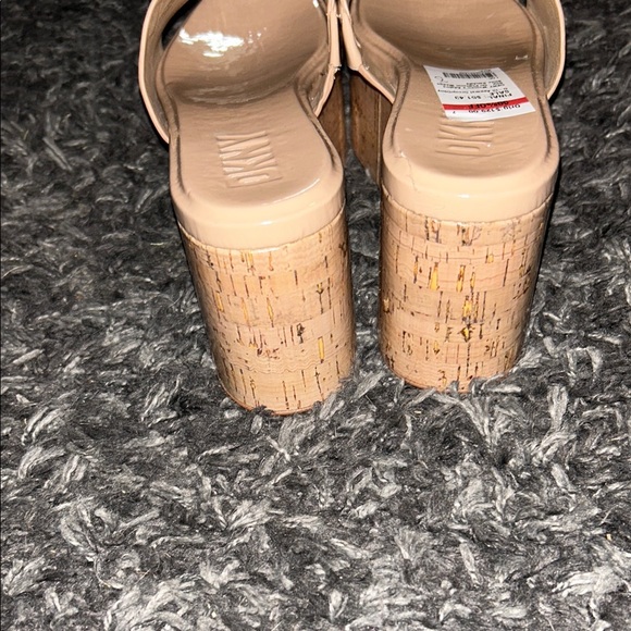 NWT-DKNY Women's Nude Platform Slides - Picture 4 of 6